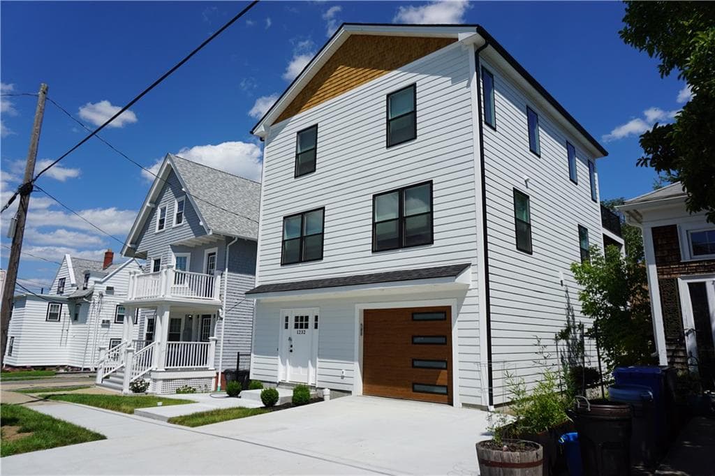 1232 Narragansett Boulevard photo 2
