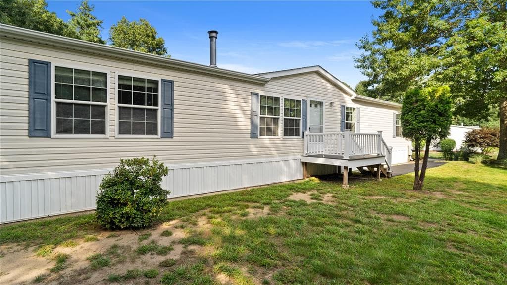 Single Family Residence at 8 Lisa's Way, Coventry, photo 3 of 36