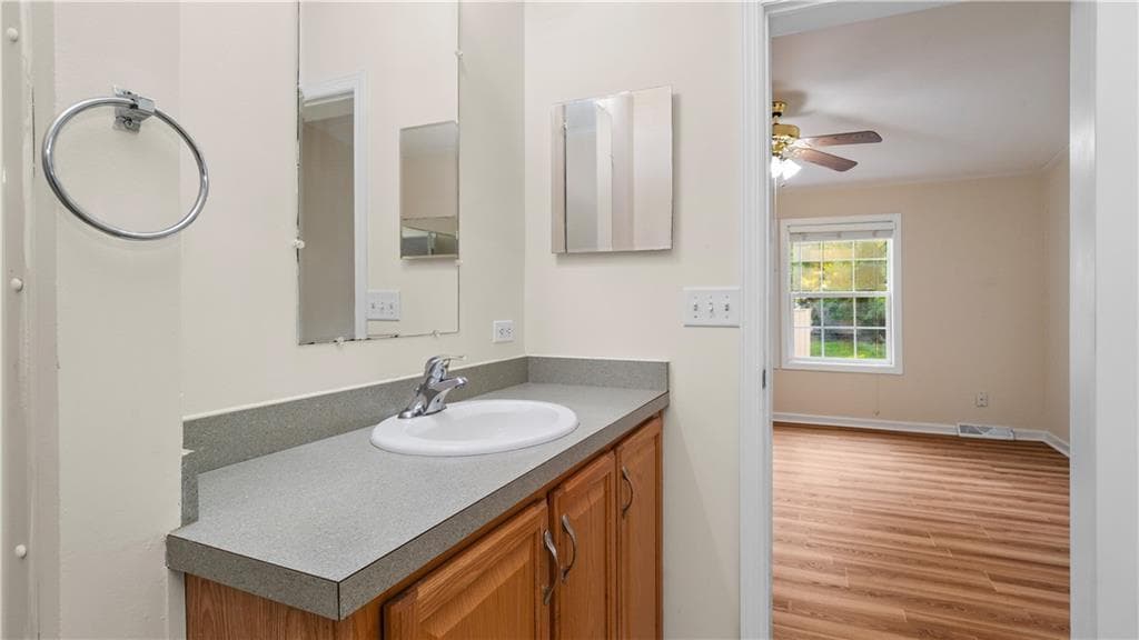 Single Family Residence at 8 Lisa's Way, Coventry, photo 15 of 36