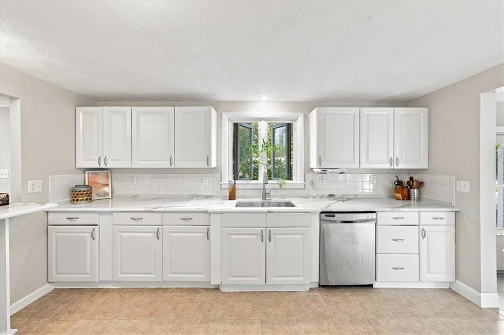14 Woodhill Drive photo 6