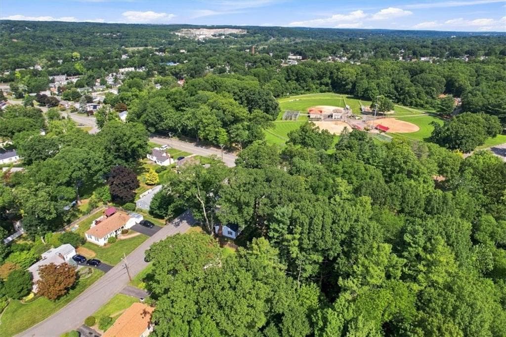 14 Woodhill Drive photo 42