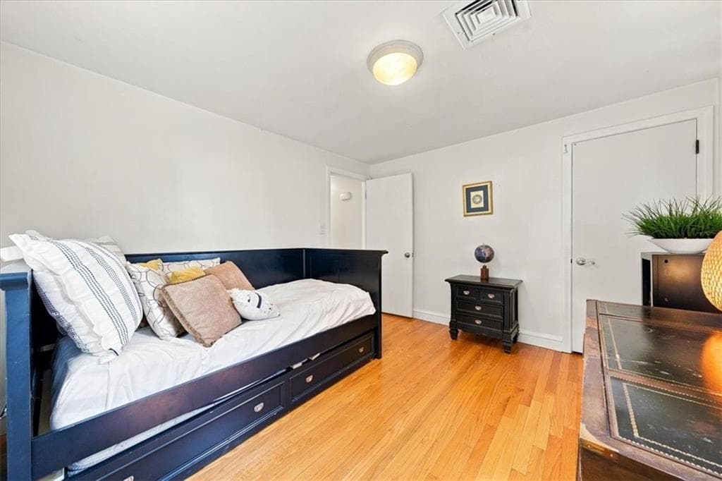 14 Woodhill Drive photo 20
