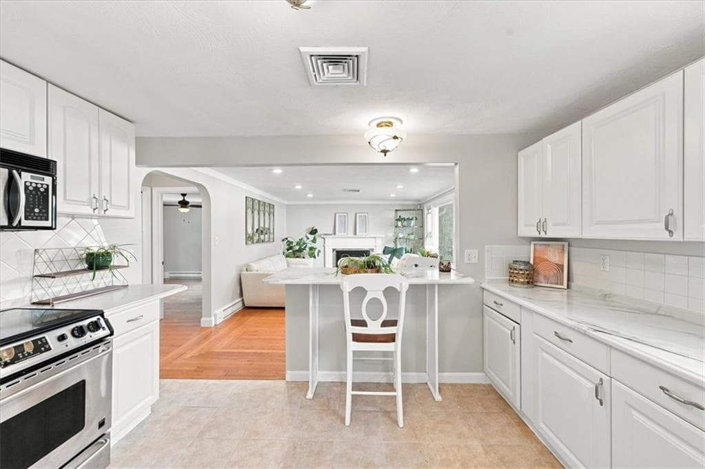 14 Woodhill Drive photo 4