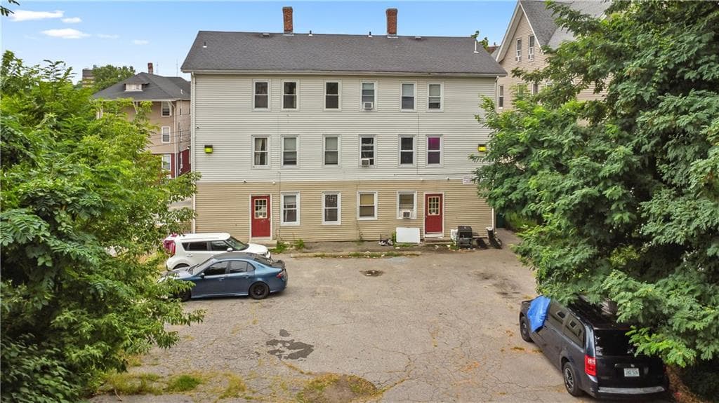 130 E School Street photo 4