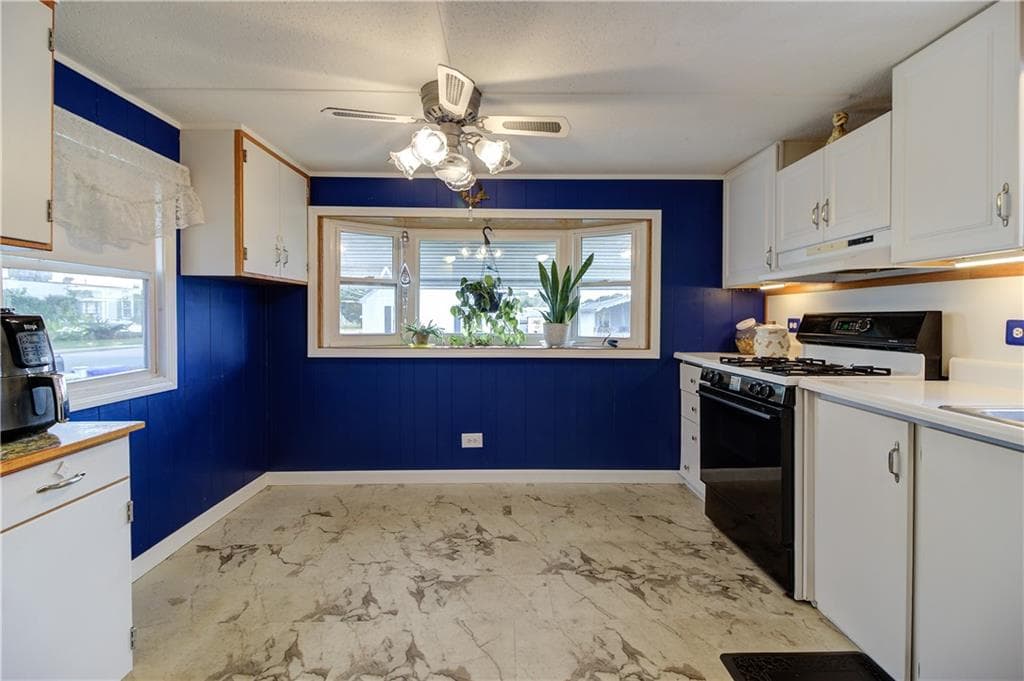 46 Lowell Avenue photo 2