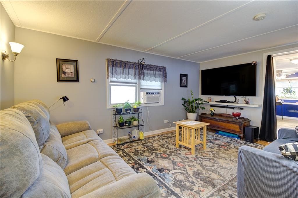 46 Lowell Avenue photo 5