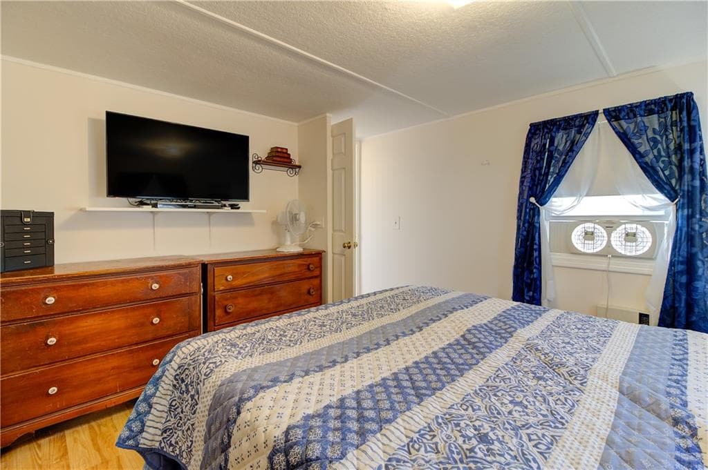 46 Lowell Avenue photo 9