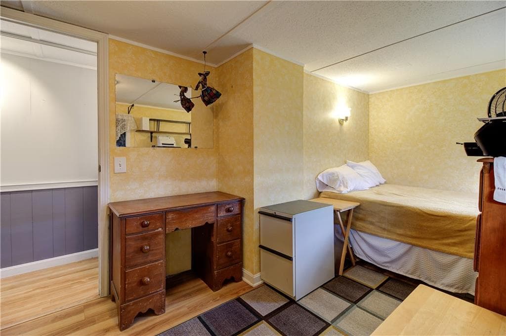 46 Lowell Avenue photo 11