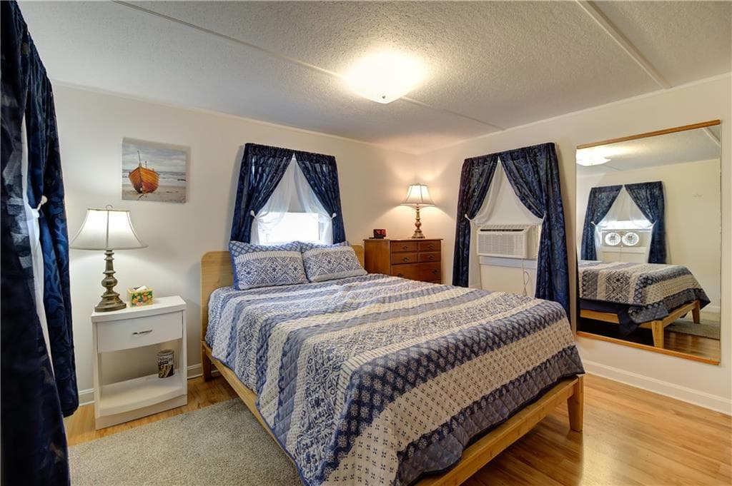 46 Lowell Avenue photo 8