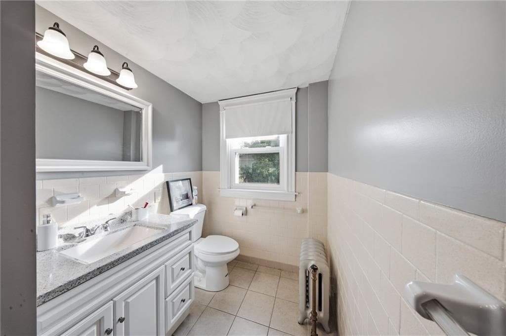 Single Family Residence at 42 Riverview Avenue, Pawtucket, photo 13 of 19