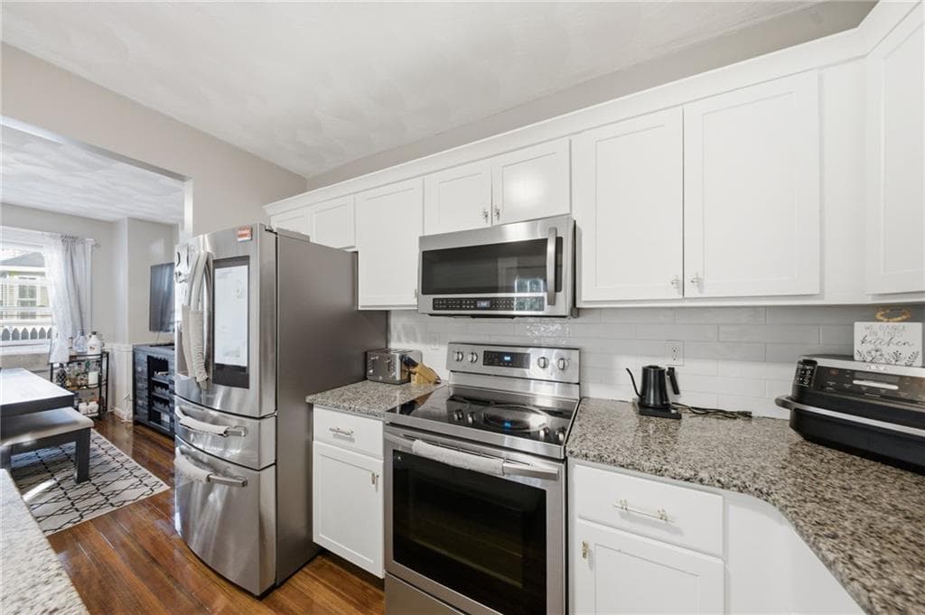 Single Family Residence at 42 Riverview Avenue, Pawtucket, photo 4 of 19
