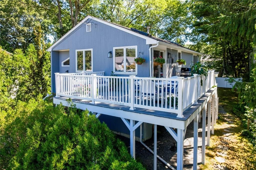 Single Family Residence at 85 North River Drive, Narragansett, photo 2 of 32