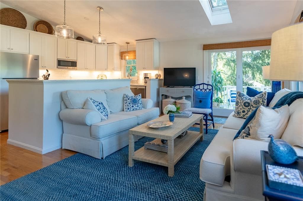 Single Family Residence at 85 North River Drive, Narragansett, photo 10 of 32