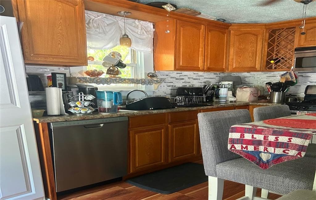 147 Aborn Avenue photo 8