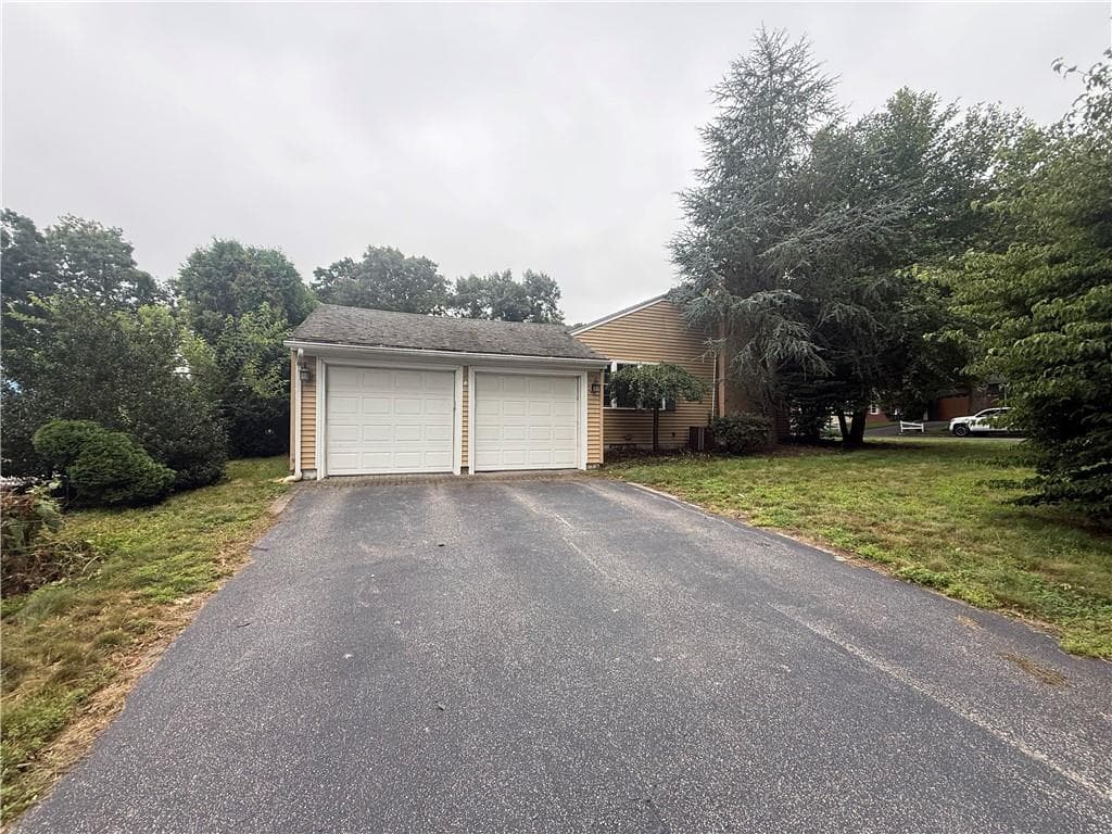 243 Deerfield Road photo 4