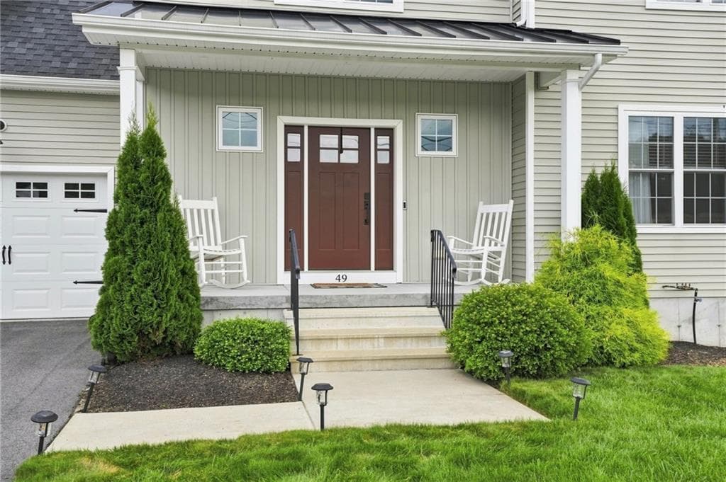 49 Regina Drive photo 3