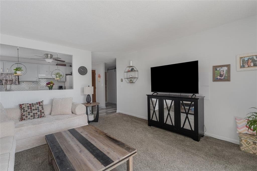 110 Pilgrim Parkway UNIT 6 photo 2