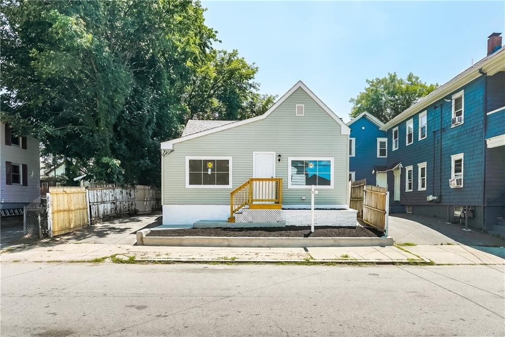 Single Family Residence at 112 Hendrick Street, Providence, photo 15 of 20