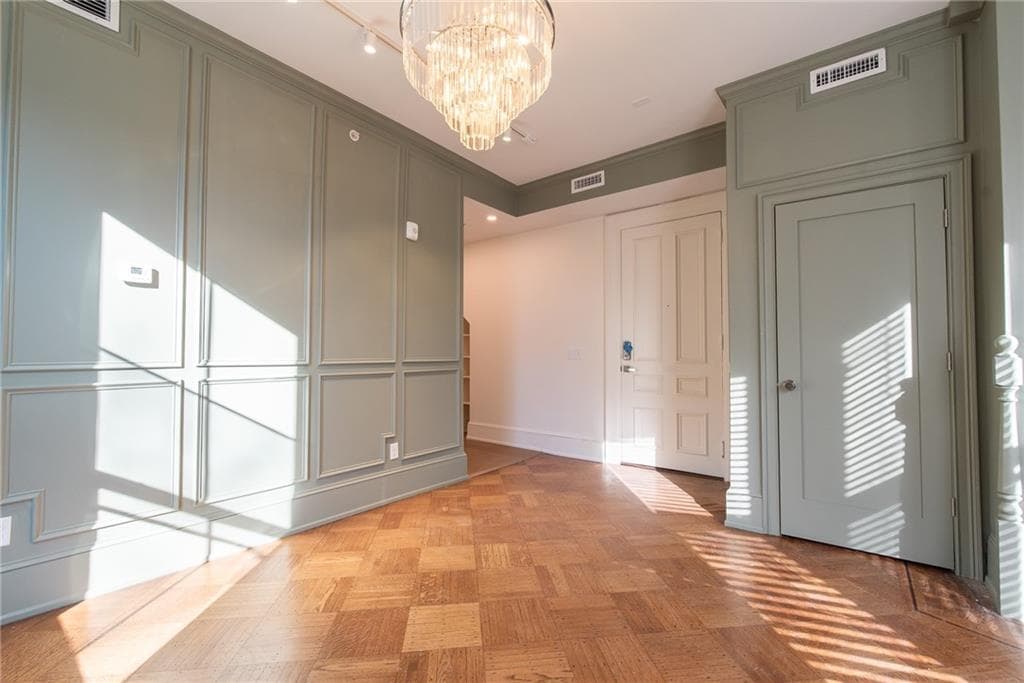 215 Broadway photo 22