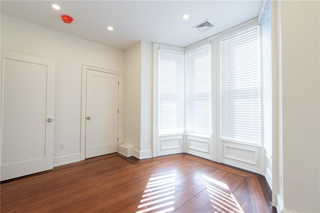 215 Broadway photo 19