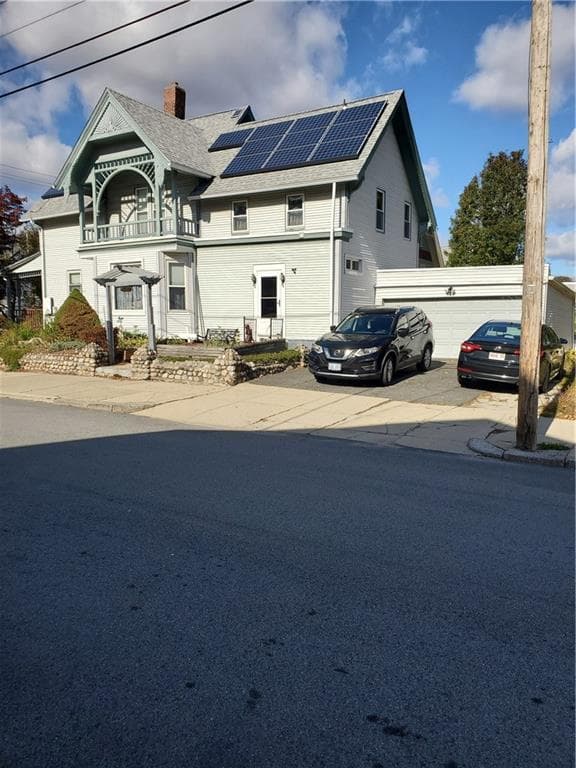 74 Maple Street photo 2