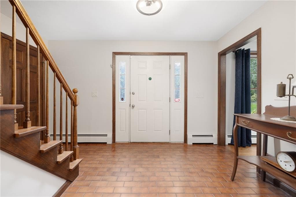 Single Family Residence at 223 Audubon Road, North Kingstown, photo 4 of 45