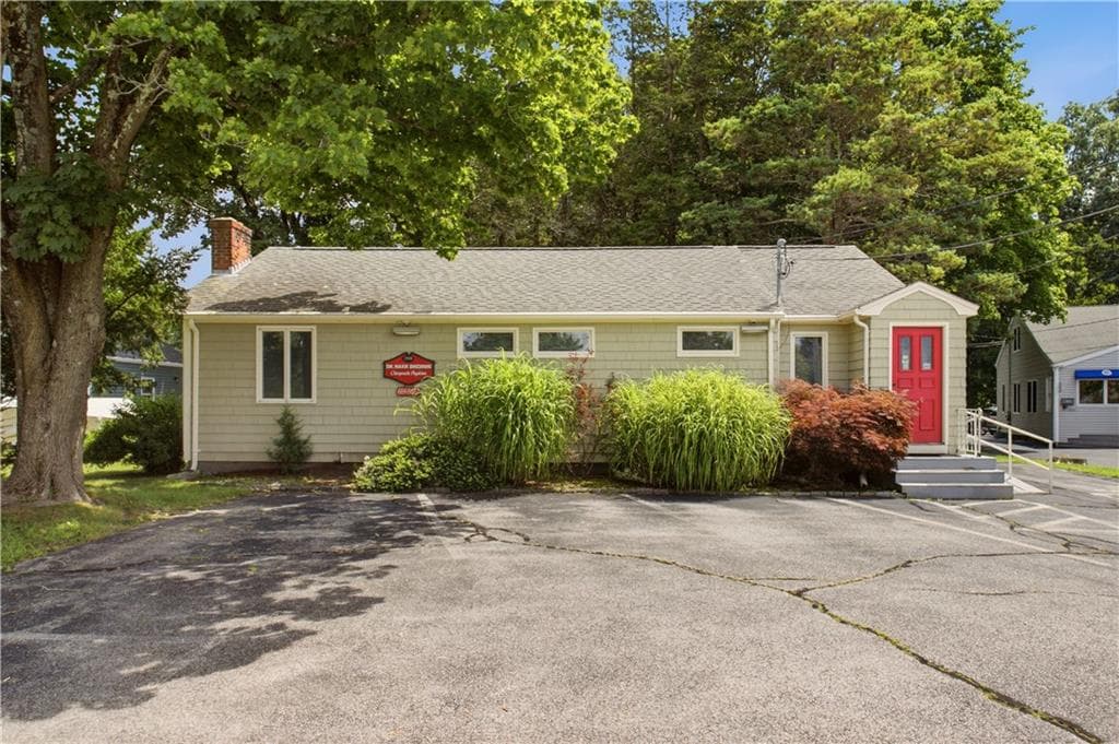 5544 Post Road photo 2