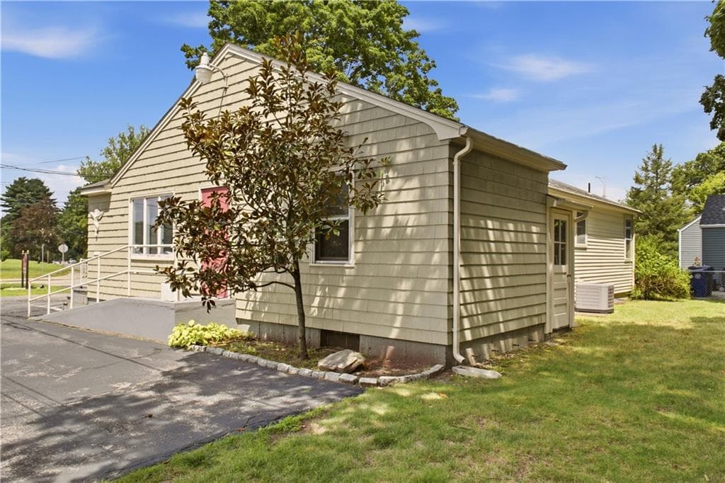 5544 Post Road photo 36