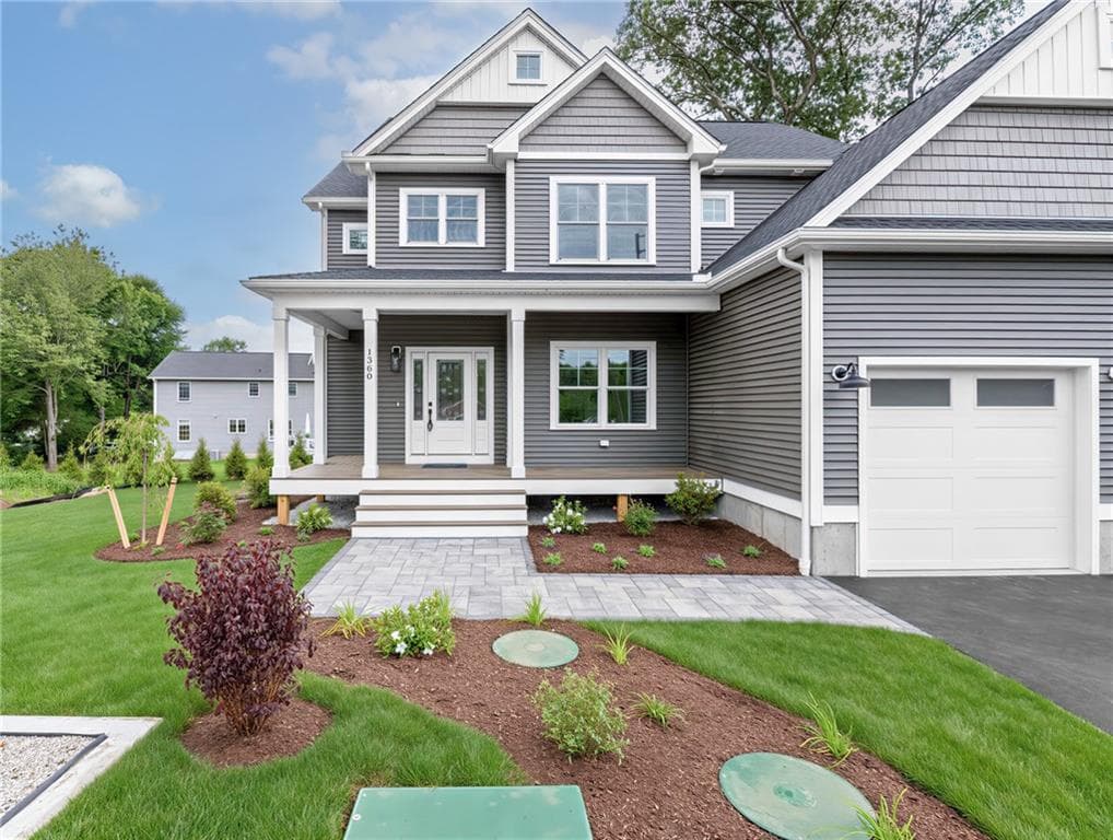 Single Family Residence at 1360 Scituate Avenue, Cranston, photo 3 of 41