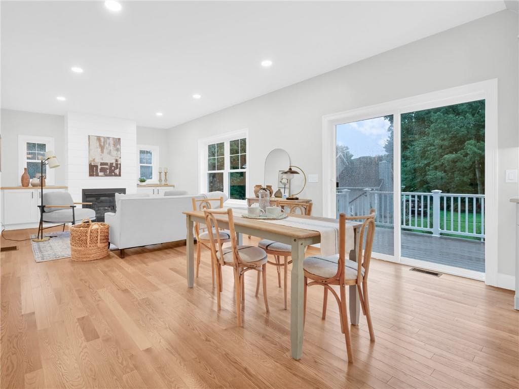 Single Family Residence at 1360 Scituate Avenue, Cranston, photo 8 of 41