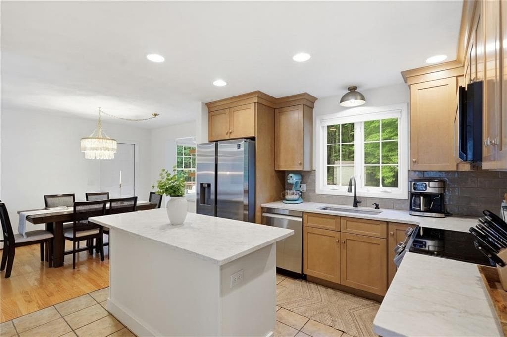 122 Money Hill Road photo 2