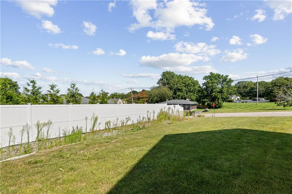 95 W Main Road photo 38