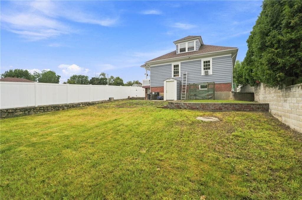 215 Simmonsville Avenue photo 43