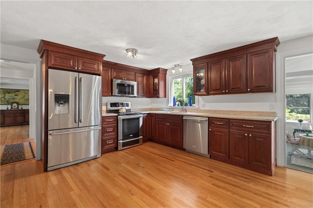 Single Family Residence at 46 Middle Road, East Greenwich, photo 7 of 46