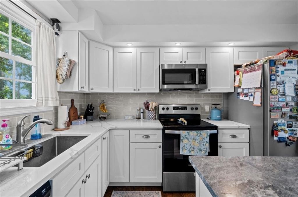 44 Dion Avenue photo 34