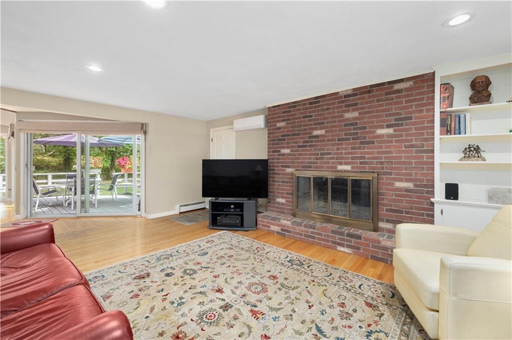 Single Family Residence at 150 Stone Ridge Drive, East Greenwich, photo 12 of 49