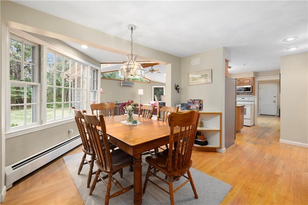 Single Family Residence at 150 Stone Ridge Drive, East Greenwich, photo 10 of 49