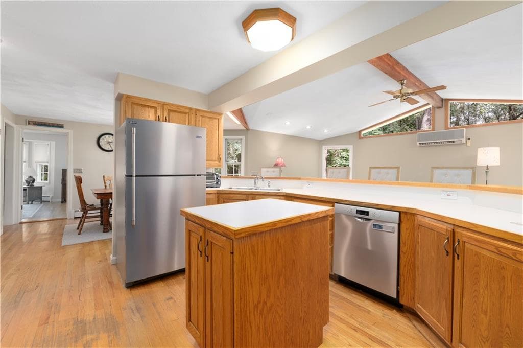 Single Family Residence at 150 Stone Ridge Drive, East Greenwich, photo 8 of 49