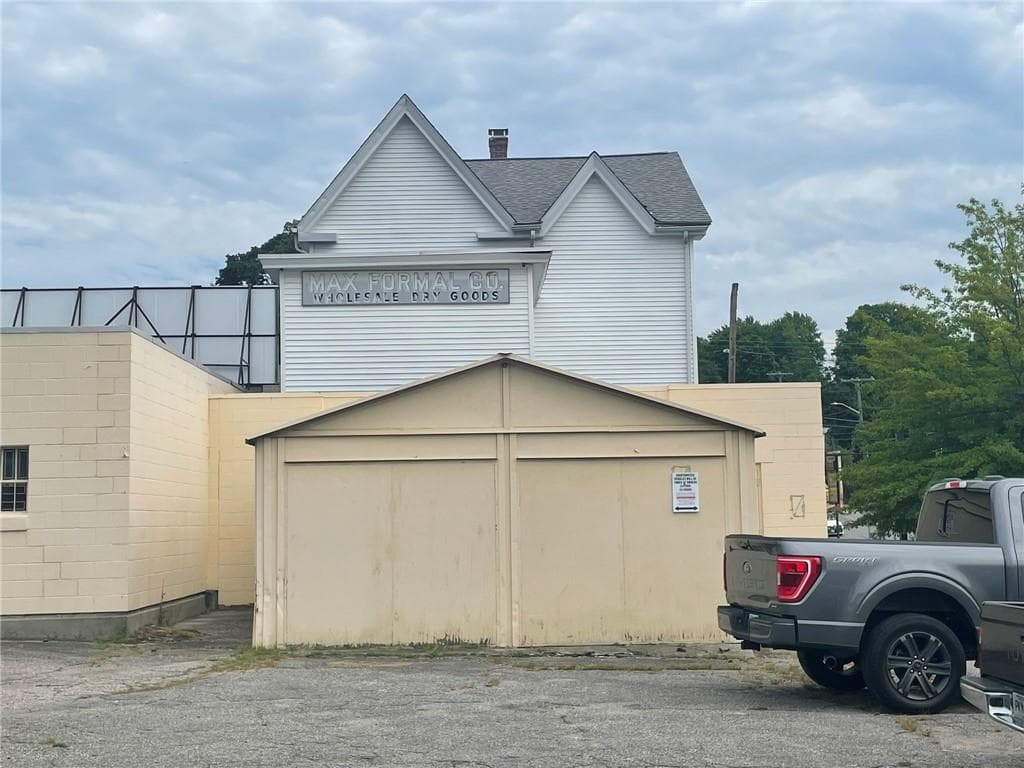 1158 1166 1172 N. Main and 81 Nashua Street photo 21
