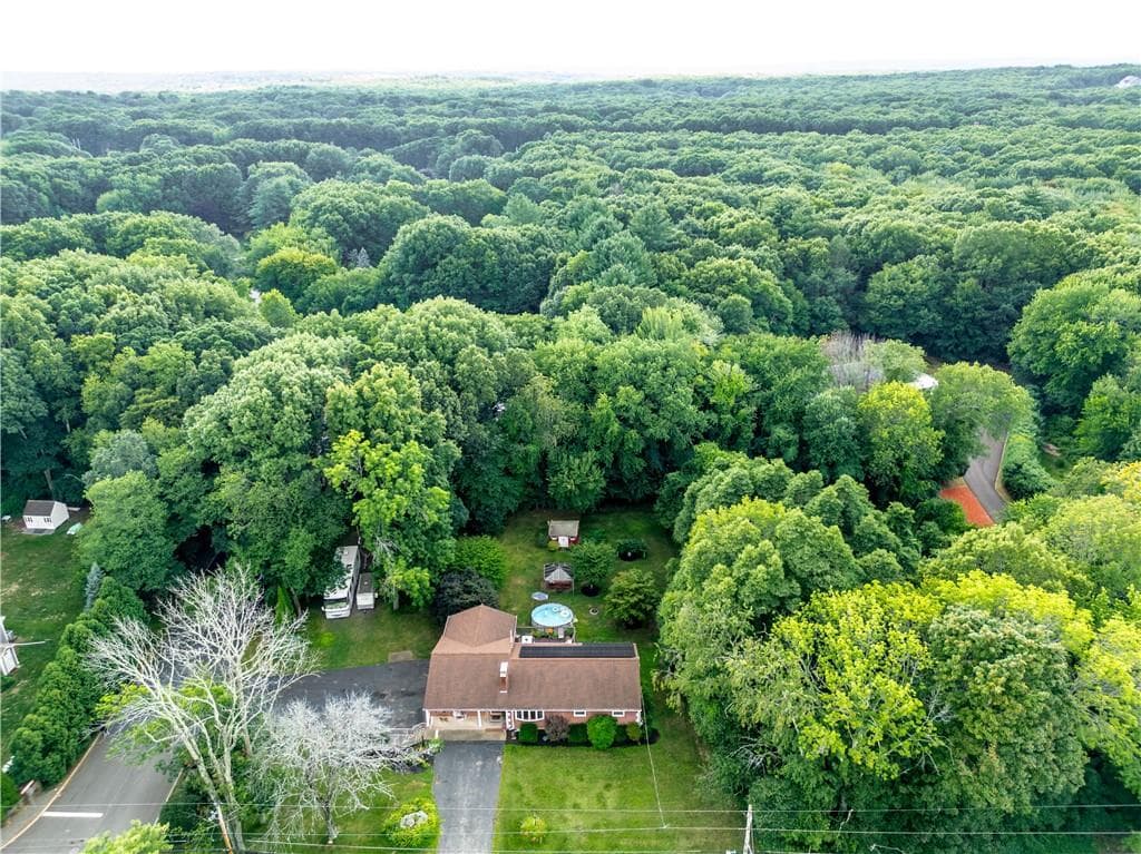 136 Jenckes Hill Road photo 2