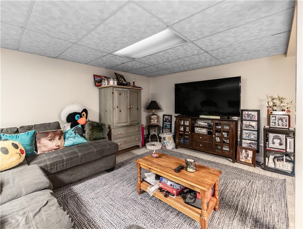 136 Jenckes Hill Road photo 22