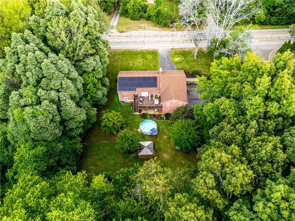 136 Jenckes Hill Road photo 4