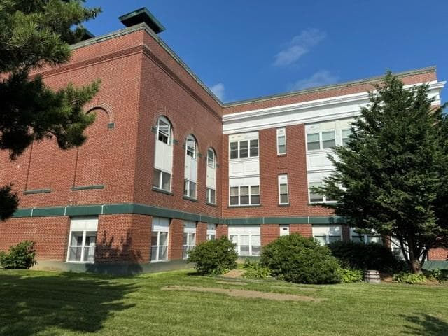 140 High Street UNIT 304 photo 2