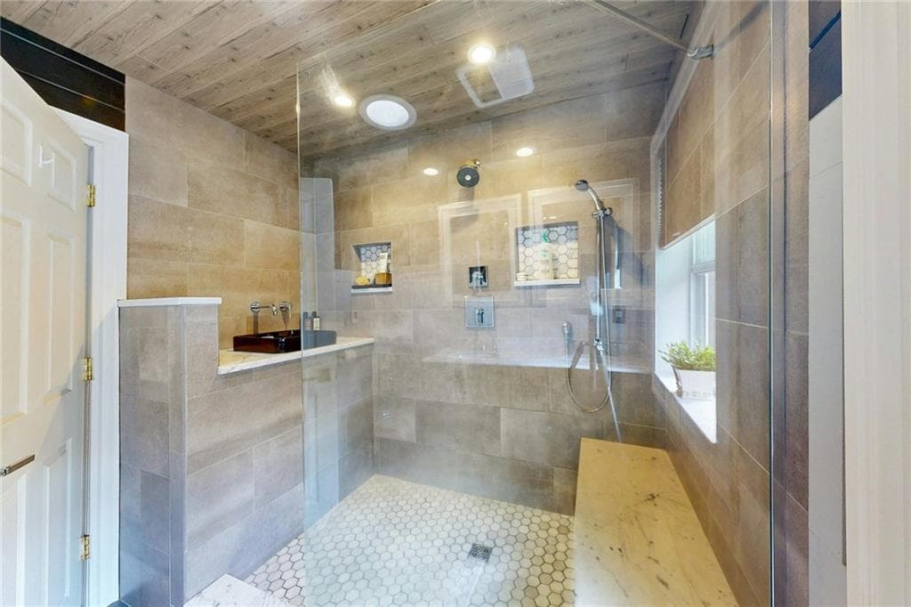 Single Family Residence at 35 Job Drive, Richmond, photo 33 of 50