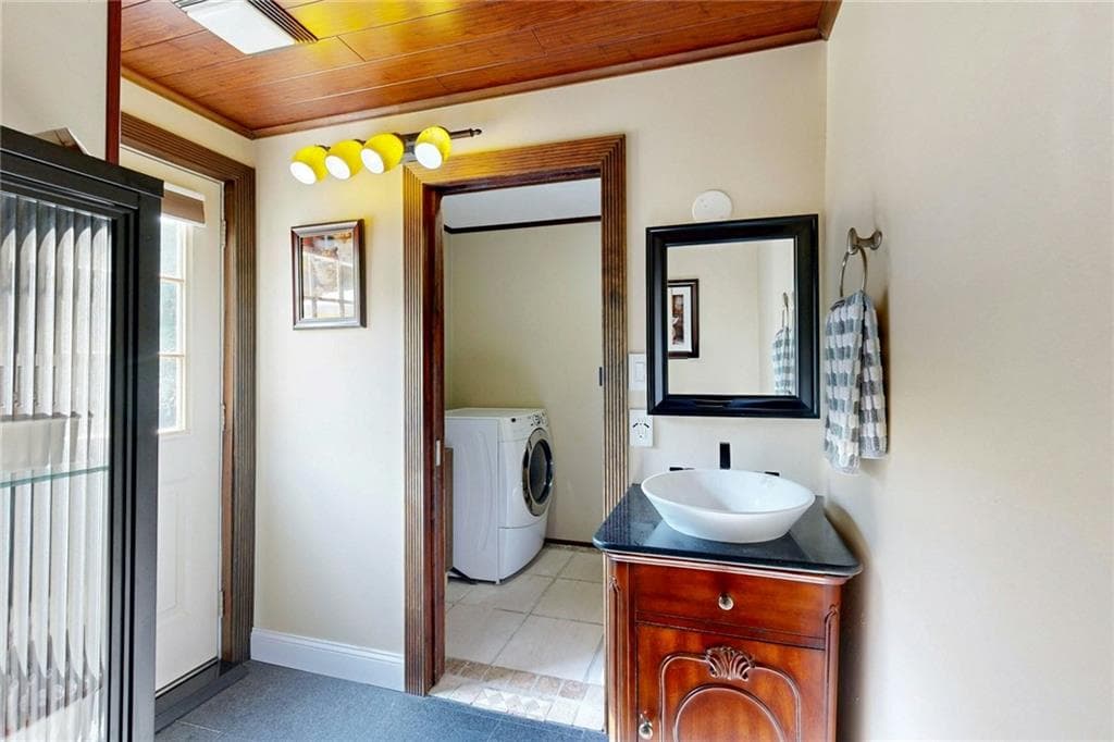Single Family Residence at 35 Job Drive, Richmond, photo 18 of 50