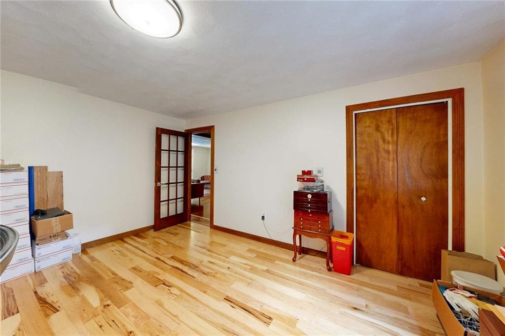 Single Family Residence at 35 Job Drive, Richmond, photo 15 of 50