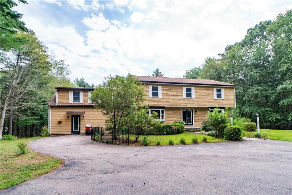 Single Family Residence at 35 Job Drive, Richmond, photo 4 of 50
