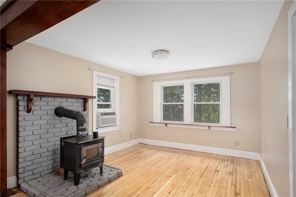 Single Family Residence at 22 Robbins Drive, Coventry, photo 11 of 28