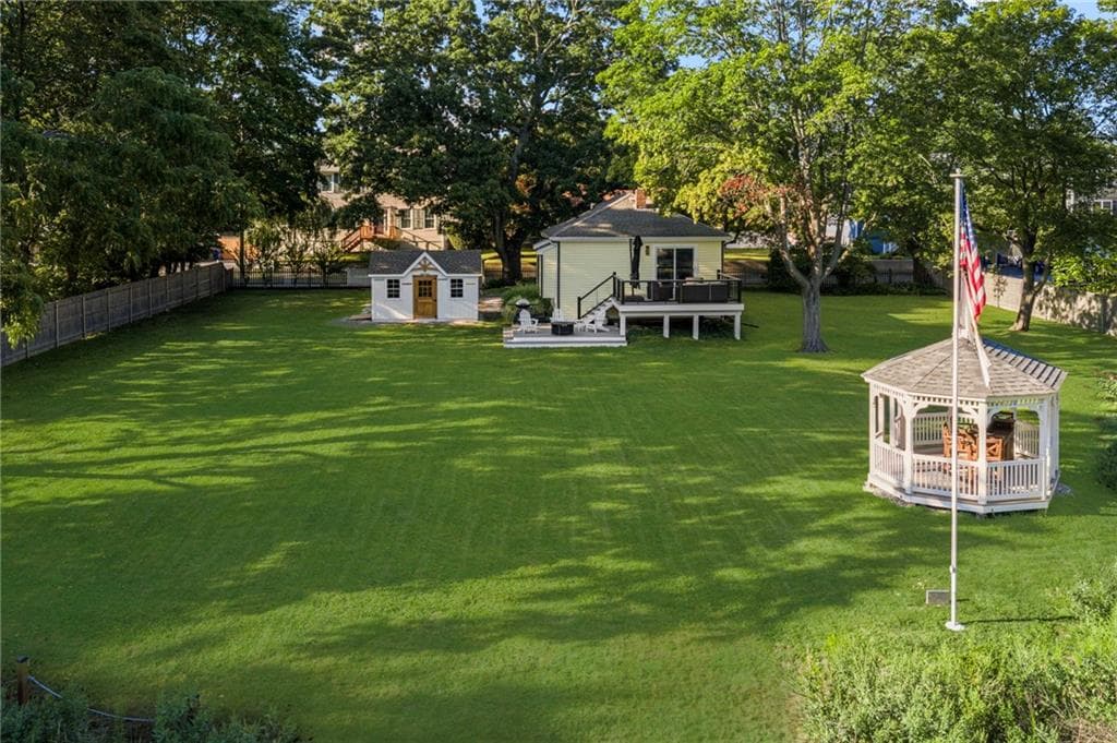 Single Family Residence at 34 Wuddall Avenue, Warwick, photo 41 of 46