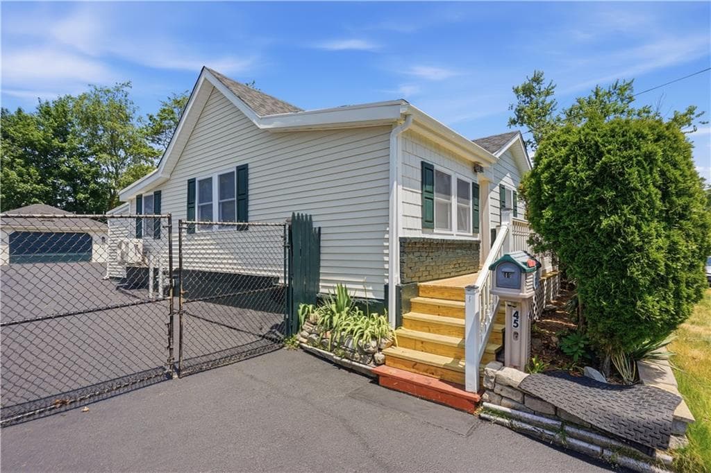 45 Marine Avenue photo 2